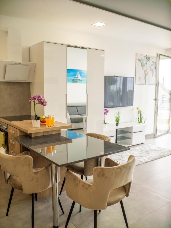 Panorama Superior Apartments - Pool, Garden, Parking Balatonalmadi Exterior photo