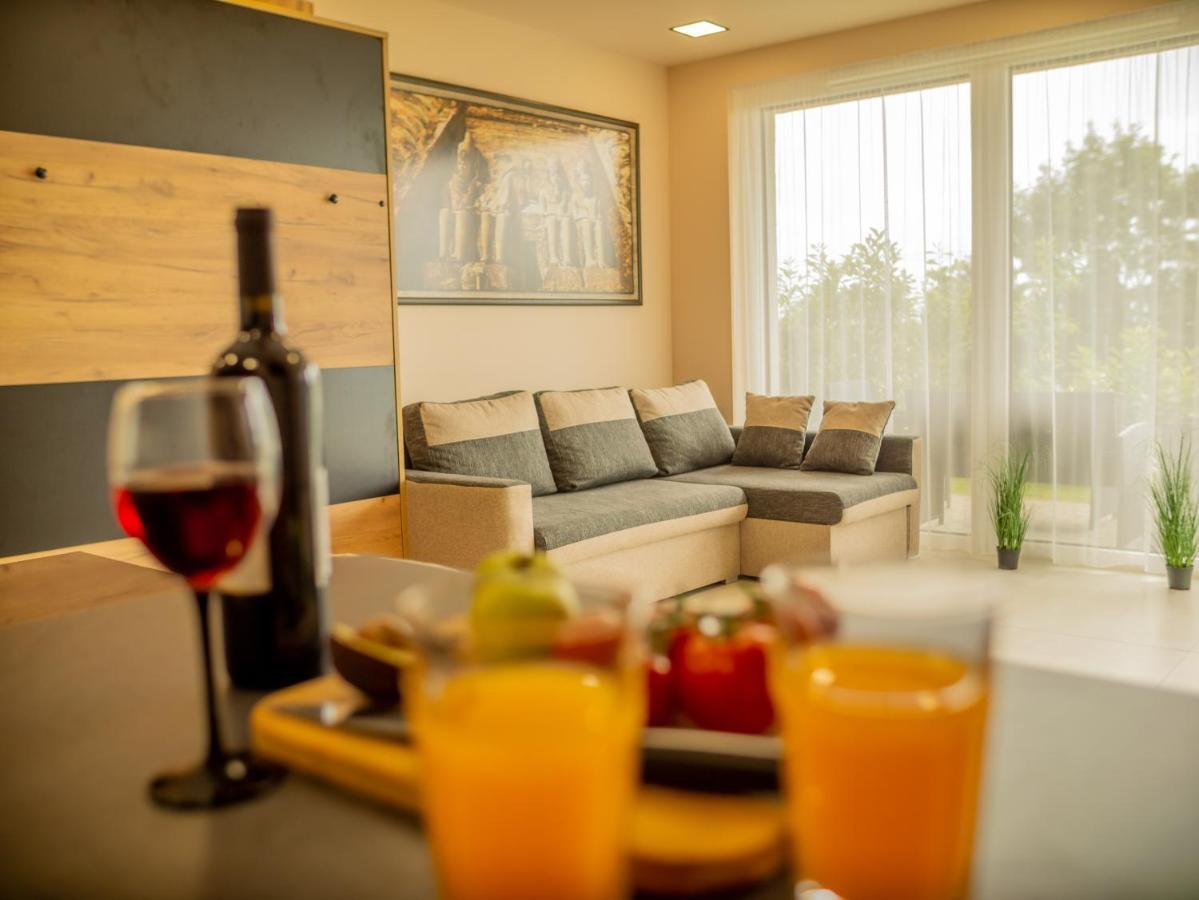 Panorama Superior Apartments - Pool, Garden, Parking Balatonalmadi Exterior photo